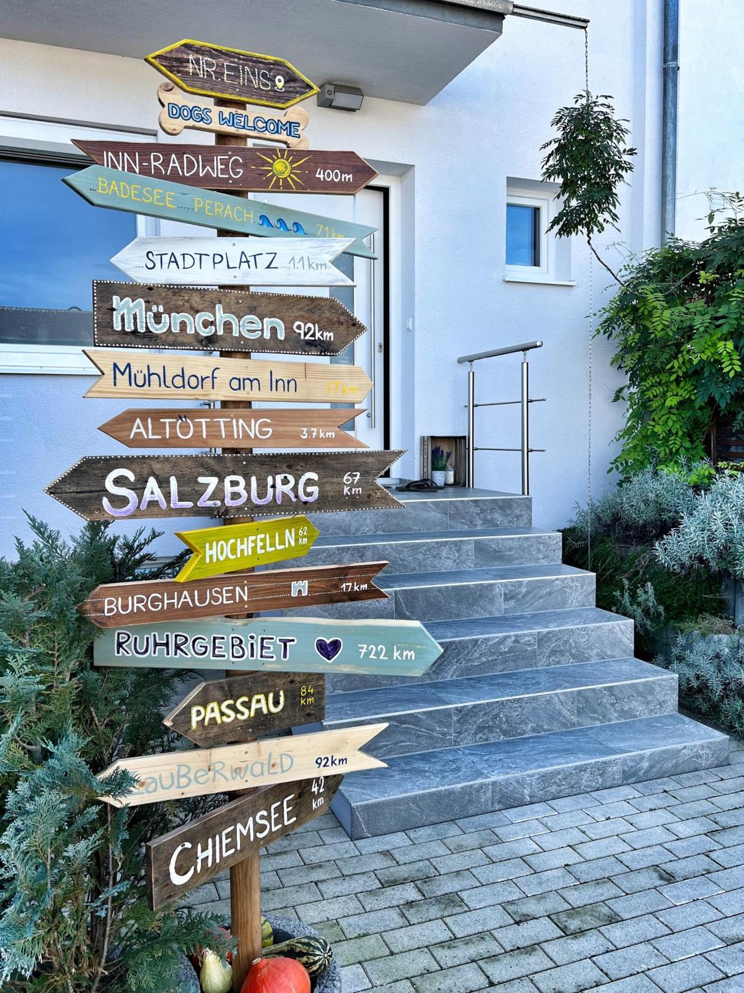 NUMMER EiNS Neuötting Exterior foto